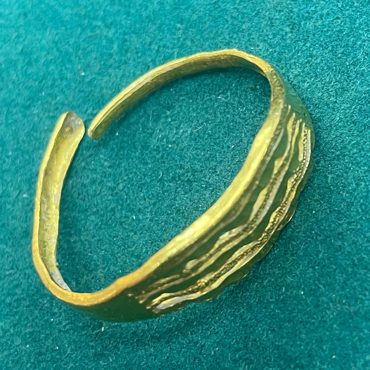 Wave-Textured Open Ring