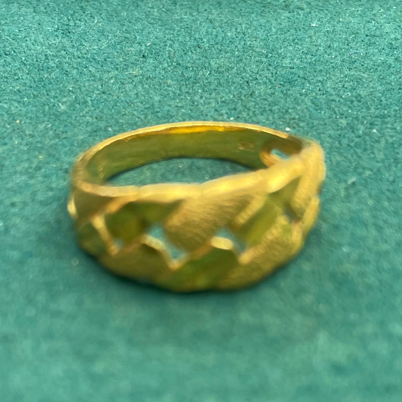 Diamond-Pattern Wide Band Ring
